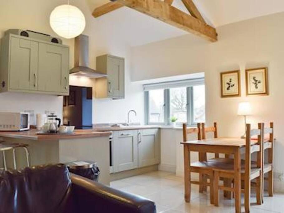 Mole Hole Apartment Towcester Ngoại thất bức ảnh